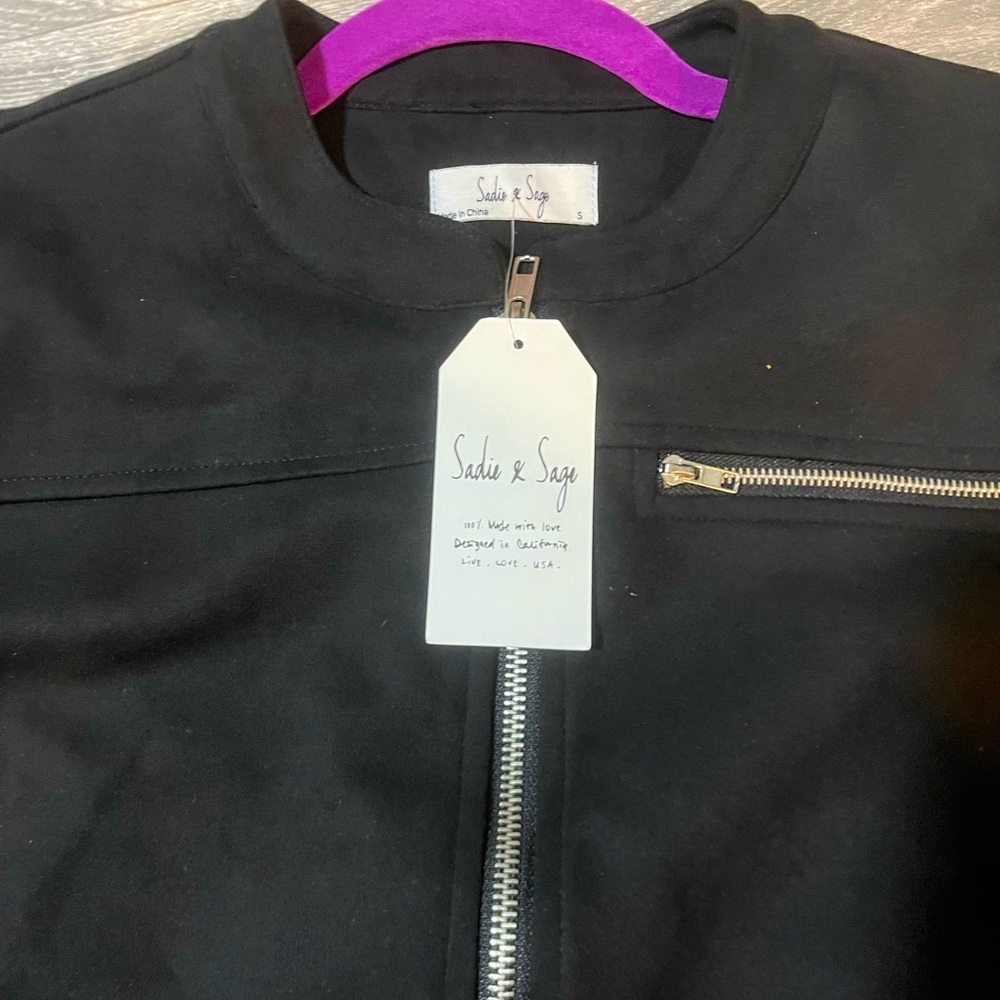 New with tags Sadie and Sage jacket with zipper